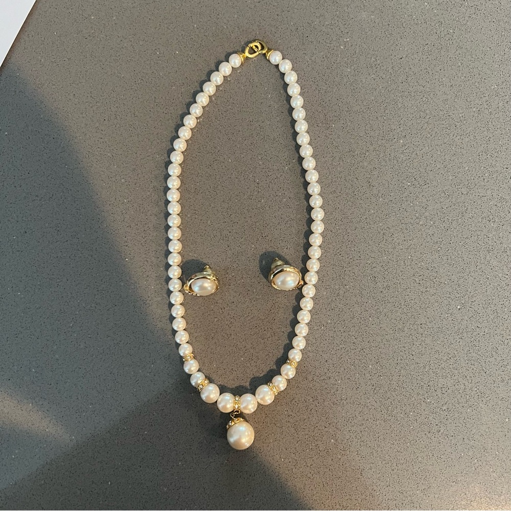 Elegant Pearl and diamond Necklace and Earring Set